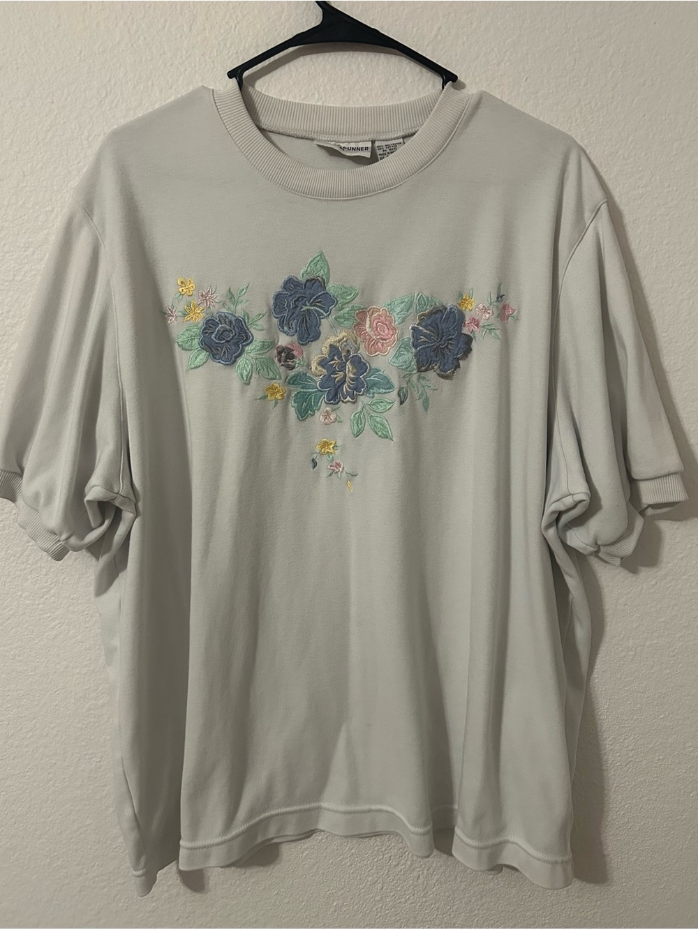 Floral Embroidered Crewneck Tee - Light Gray